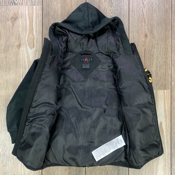 SOLD! Jordan Boys Jumpman Hooded Puffer Jacket Size XS/4 Ages 3-4 Years - Picture 4 of 10